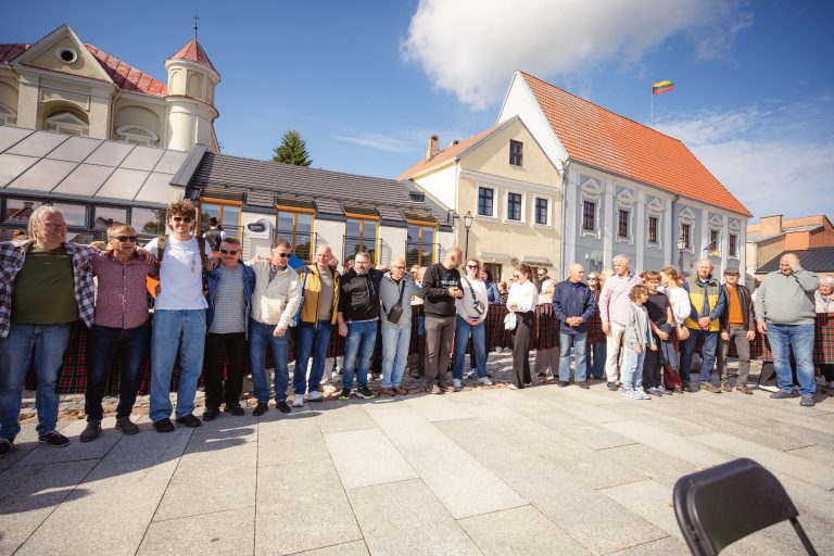 Skambančios turgaus aikštės I
