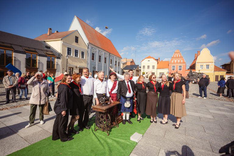 Skambančios turgaus aikštės I