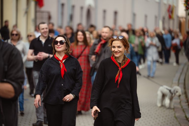 Skambančios turgaus aikštės I
