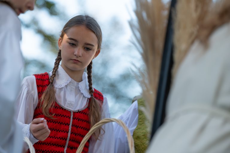 Skambančios turgaus aikštės II