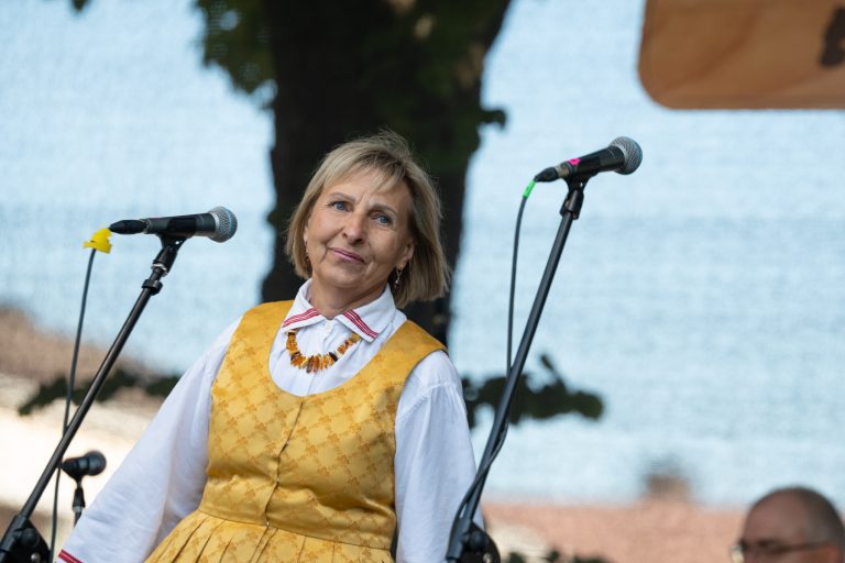 Skambančios turgaus aikštės II